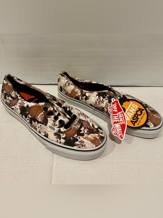 Vans Shoes - Vans Women’s Low-Top Canvas Sneakers - Cream & Brown Cat Print
